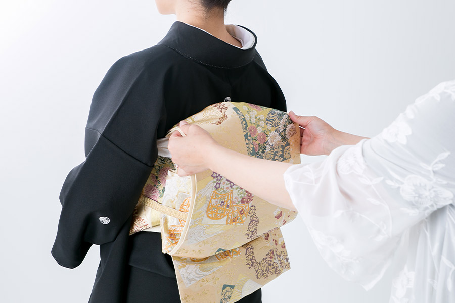 より美しく魅せる黒留袖の着こなしポイント