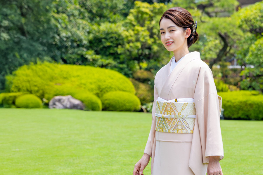 叙勲、褒章で参内する際に着用する色留袖 女性のドレスコードについて