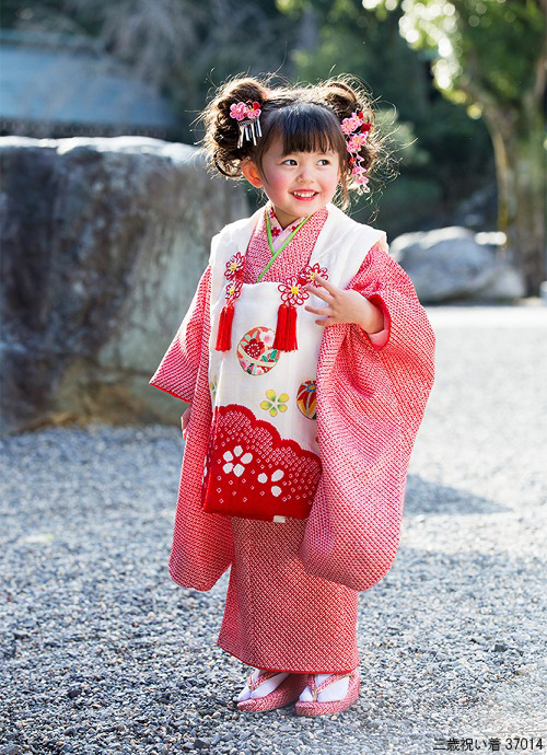 七五三　衣装　3歳　女児　女の子　ピンク花柄可愛い　和服　着物