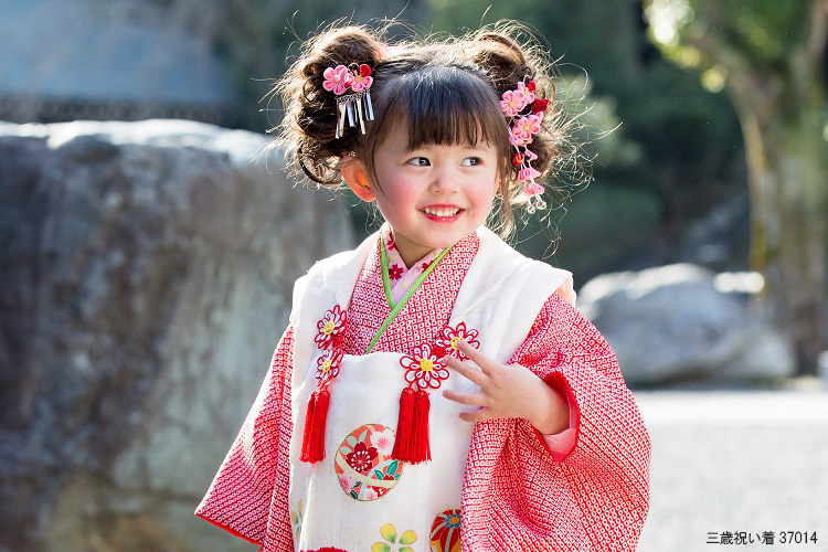 着物で祝う七五三。三歳に必要なものとは？ - 晴れ着の丸昌横浜店 ...